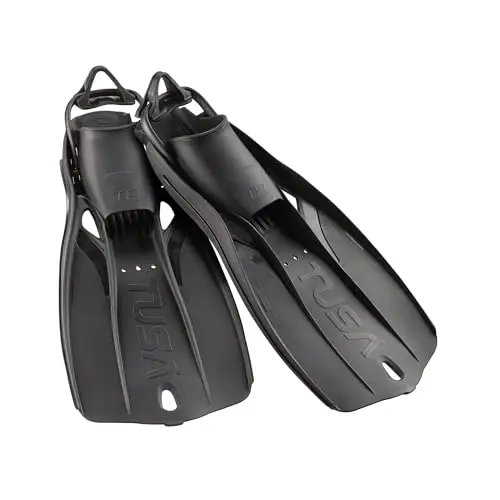 TUSA Travel Right Scuba Diving Fin in black with utility hole